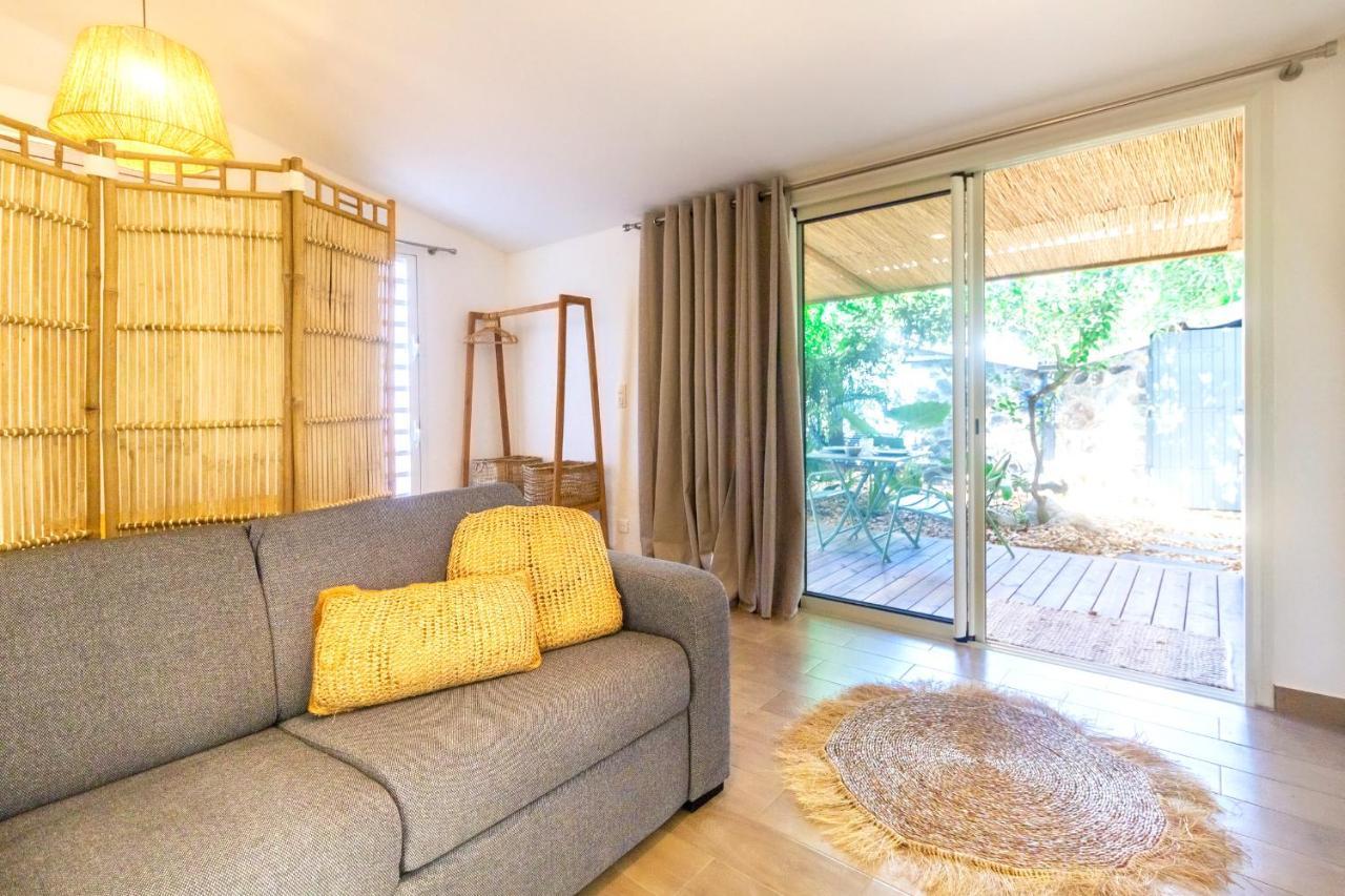 Idylle - Charmant Bungalow A 2 Pas Du Lagon ลาซาลีน เลอแบ็ง ภายนอก รูปภาพ